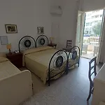 Regina Hotel 3*