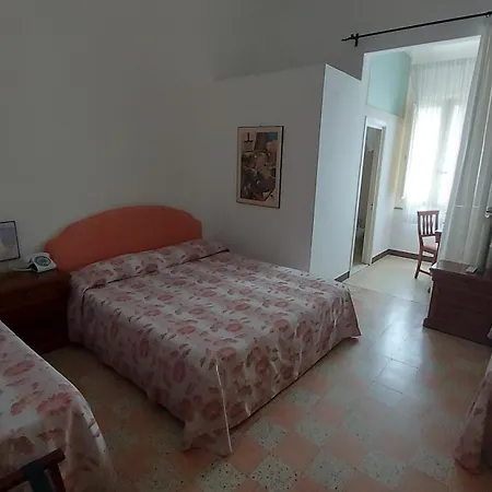 Regina 3* Σενιγκάλια