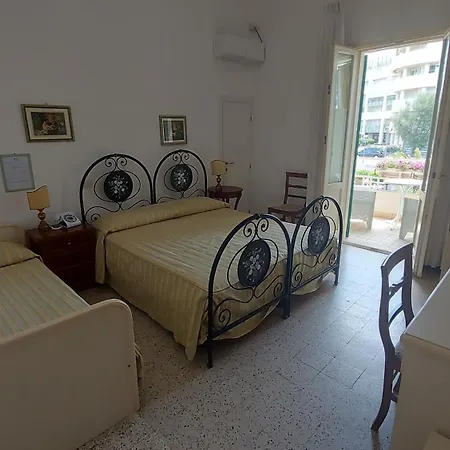 Regina Ξενοδοχείο 3*
