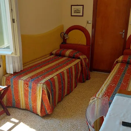Regina 3* Σενιγκάλια