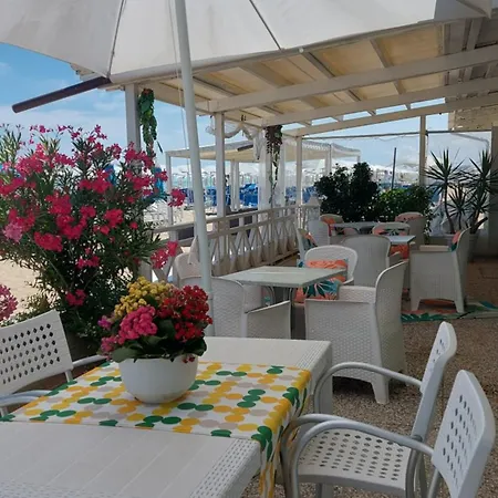 Regina Hotel 3*