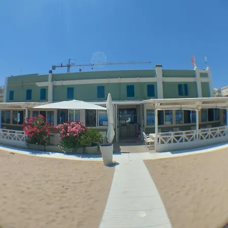 Ξενοδοχείο Regina 3*
