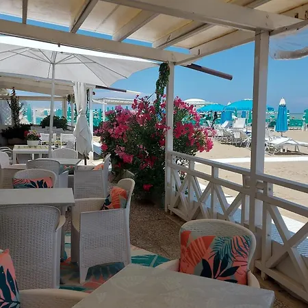 Regina Hotel 3*