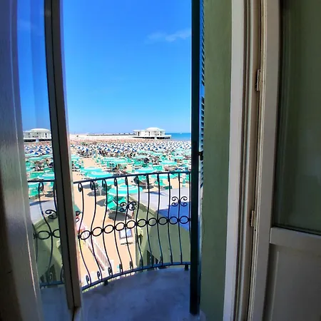 Regina Hotel