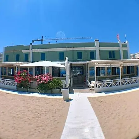Regina Hotel 3*