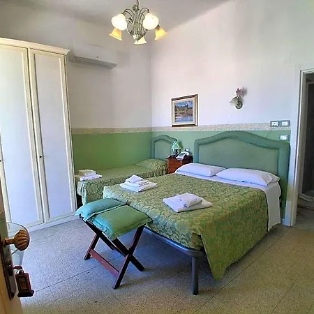 Regina Hotel